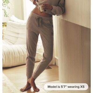 Alo muse set  Cozy Women's Ribbed Lounge Set in beige